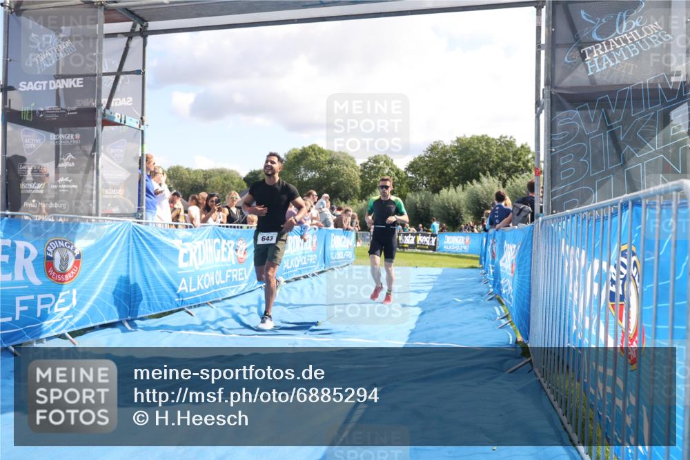 25.08.2024 - Elbe Triathlon Hamburg H.Heesch http://msf.ph/oto/6885294 25.08.2024 11:31:23 Ziel 356, 587, 643, 752, 761 meine-sportfotos.de