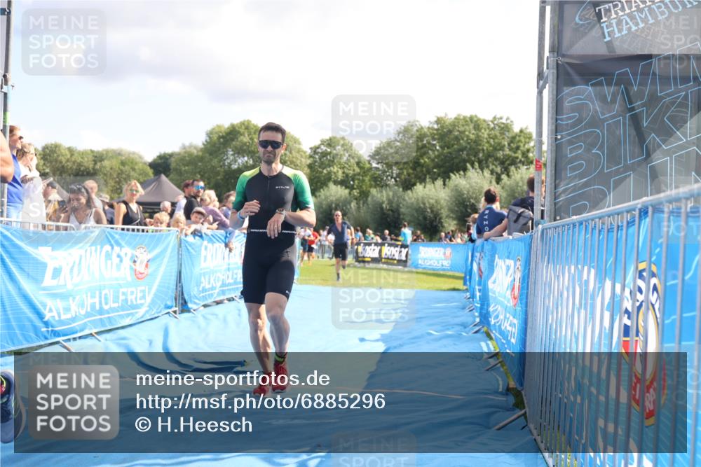 25.08.2024 - Elbe Triathlon Hamburg H.Heesch http://msf.ph/oto/6885296 25.08.2024 11:31:24 Ziel 356, 366, 587, 643, 752, 761 meine-sportfotos.de