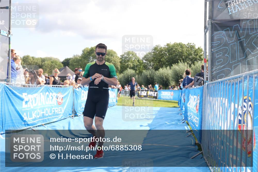 25.08.2024 - Elbe Triathlon Hamburg H.Heesch http://msf.ph/oto/6885308 25.08.2024 11:31:24 Ziel 356, 366, 587, 643, 752, 761 meine-sportfotos.de