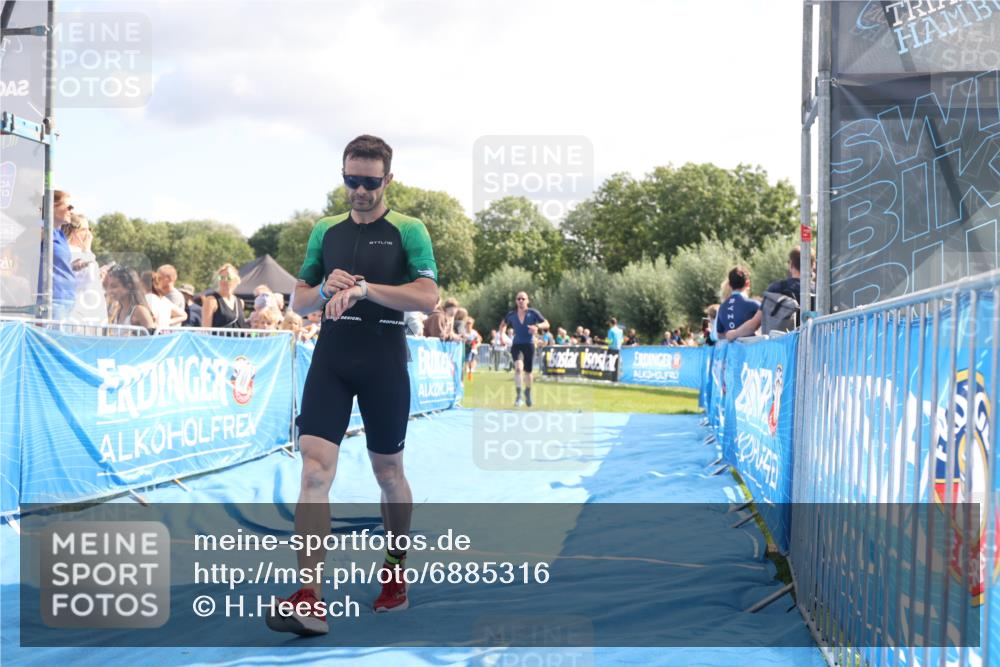 25.08.2024 - Elbe Triathlon Hamburg H.Heesch http://msf.ph/oto/6885316 25.08.2024 11:31:25 Ziel 356, 366, 587, 643, 761 meine-sportfotos.de