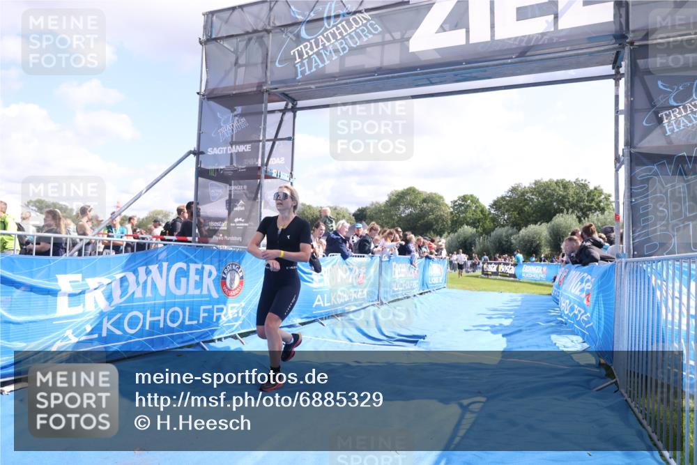 25.08.2024 - Elbe Triathlon Hamburg H.Heesch http://msf.ph/oto/6885329 25.08.2024 11:24:12 Ziel 506, 648 meine-sportfotos.de
