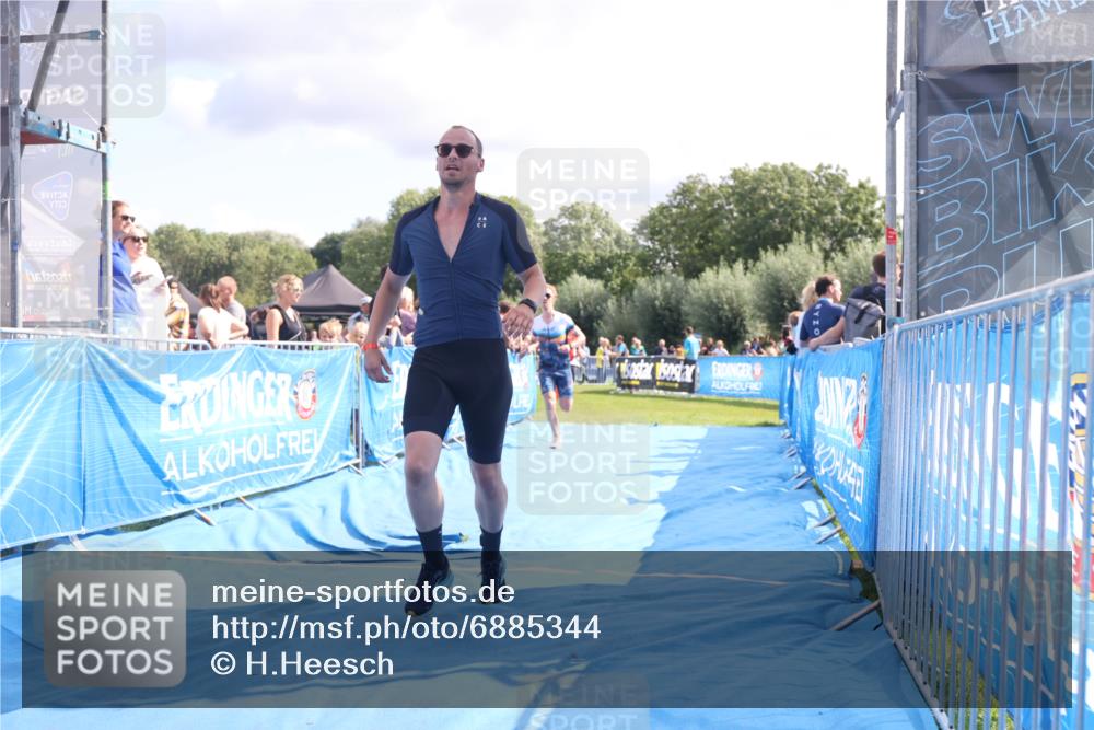 25.08.2024 - Elbe Triathlon Hamburg H.Heesch http://msf.ph/oto/6885344 25.08.2024 11:31:27 Ziel 356, 366, 587, 643, 736, 761 meine-sportfotos.de