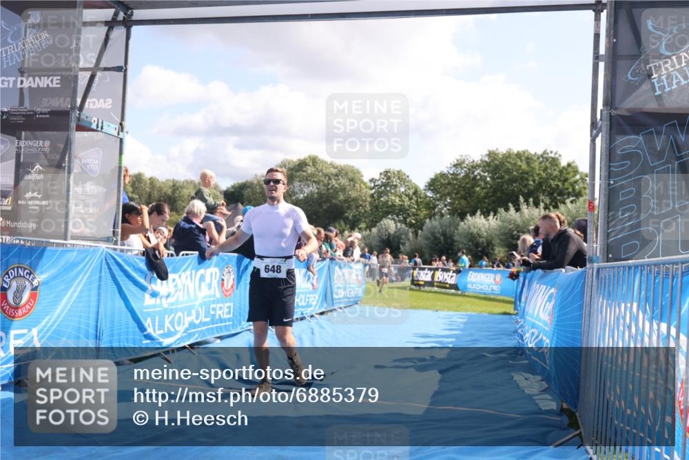 25.08.2024 - Elbe Triathlon Hamburg H.Heesch http://msf.ph/oto/6885379 25.08.2024 11:24:19 Ziel 506, 648 meine-sportfotos.de