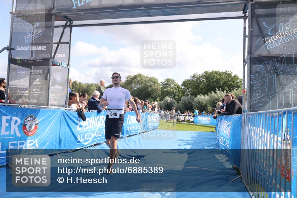 25.08.2024 - Elbe Triathlon Hamburg H.Heesch http://msf.ph/oto/6885389 25.08.2024 11:24:20 Ziel 255, 648 meine-sportfotos.de