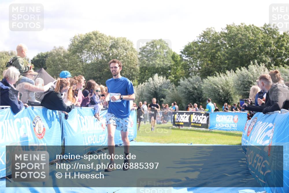 25.08.2024 - Elbe Triathlon Hamburg H.Heesch http://msf.ph/oto/6885397 25.08.2024 11:24:26 Ziel 255, 269, 327, 648, 697 meine-sportfotos.de
