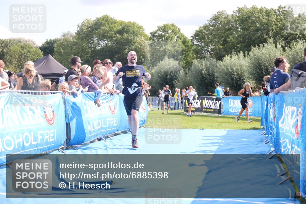 25.08.2024 - Elbe Triathlon Hamburg H.Heesch http://msf.ph/oto/6885398 25.08.2024 11:31:33 Ziel 366, 587, 711, 736, 761, 784 meine-sportfotos.de