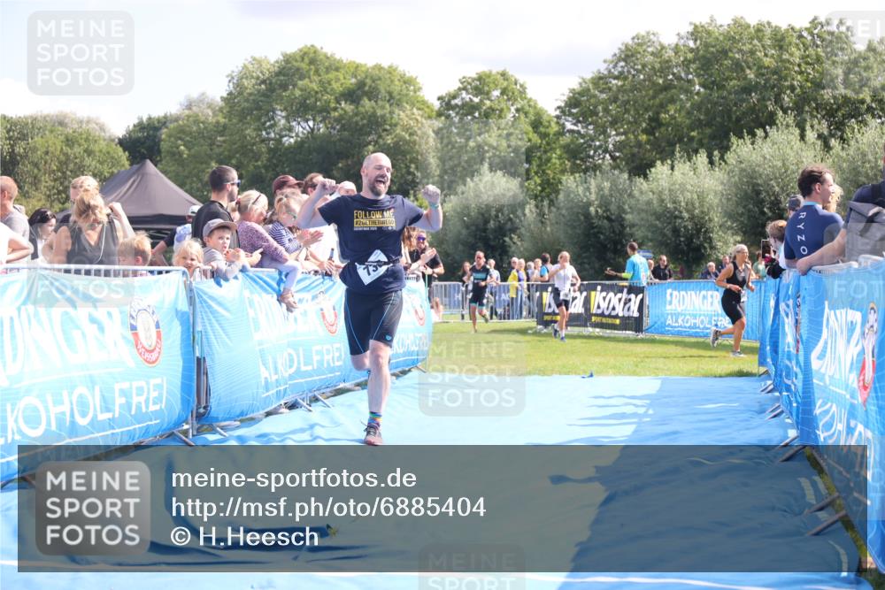 25.08.2024 - Elbe Triathlon Hamburg H.Heesch http://msf.ph/oto/6885404 25.08.2024 11:31:34 Ziel 366, 587, 711, 736, 761, 784 meine-sportfotos.de