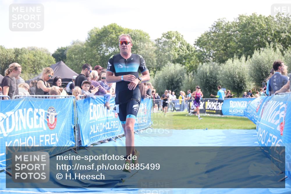 25.08.2024 - Elbe Triathlon Hamburg H.Heesch http://msf.ph/oto/6885499 25.08.2024 11:31:40 Ziel 289, 711, 736, 784 meine-sportfotos.de