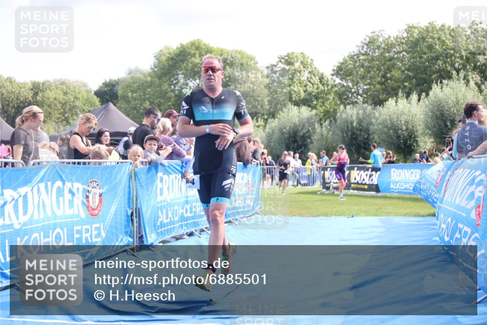 25.08.2024 - Elbe Triathlon Hamburg H.Heesch http://msf.ph/oto/6885501 25.08.2024 11:31:41 Ziel 289, 711, 736, 784 meine-sportfotos.de