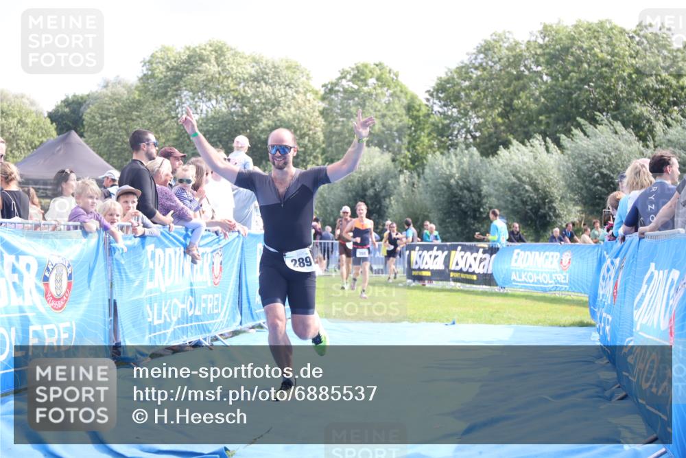 25.08.2024 - Elbe Triathlon Hamburg H.Heesch http://msf.ph/oto/6885537 25.08.2024 11:31:47 Ziel 289, 350, 784 meine-sportfotos.de