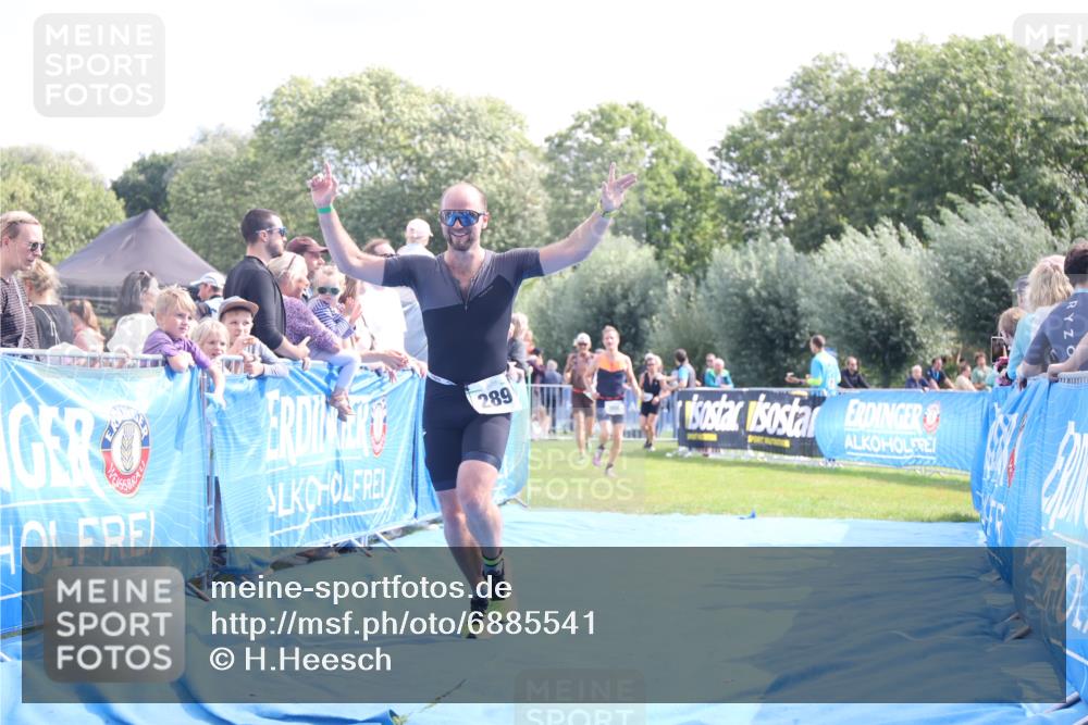 25.08.2024 - Elbe Triathlon Hamburg H.Heesch http://msf.ph/oto/6885541 25.08.2024 11:31:47 Ziel 289, 350, 784 meine-sportfotos.de