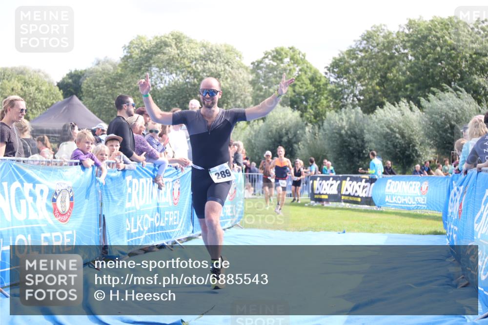 25.08.2024 - Elbe Triathlon Hamburg H.Heesch http://msf.ph/oto/6885543 25.08.2024 11:31:47 Ziel 289, 350, 784 meine-sportfotos.de