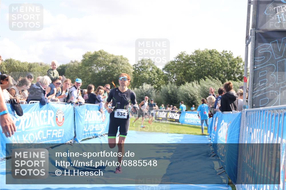 25.08.2024 - Elbe Triathlon Hamburg H.Heesch http://msf.ph/oto/6885548 25.08.2024 11:24:38 Ziel 269, 327, 431, 438, 534, 697 meine-sportfotos.de