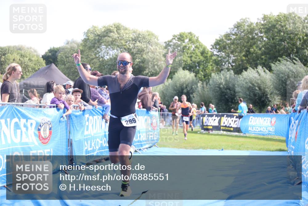 25.08.2024 - Elbe Triathlon Hamburg H.Heesch http://msf.ph/oto/6885551 25.08.2024 11:31:48 Ziel 289, 350, 418, 784 meine-sportfotos.de