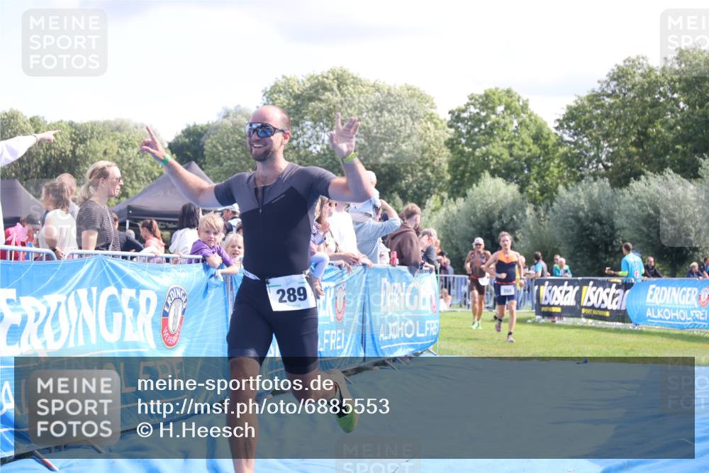 25.08.2024 - Elbe Triathlon Hamburg H.Heesch http://msf.ph/oto/6885553 25.08.2024 11:31:48 Ziel 289, 350, 418, 784 meine-sportfotos.de