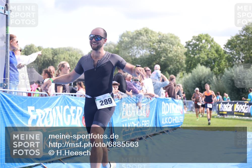 25.08.2024 - Elbe Triathlon Hamburg H.Heesch http://msf.ph/oto/6885563 25.08.2024 11:31:48 Ziel 289, 350, 418, 784 meine-sportfotos.de