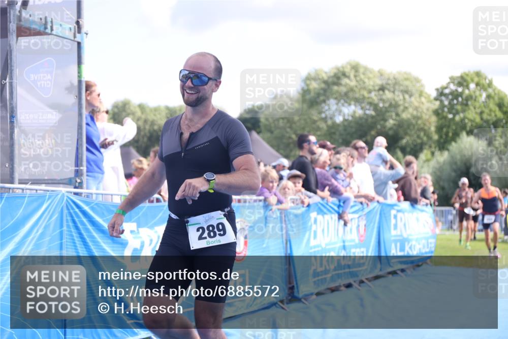 25.08.2024 - Elbe Triathlon Hamburg H.Heesch http://msf.ph/oto/6885572 25.08.2024 11:31:48 Ziel 289, 350, 418, 784 meine-sportfotos.de