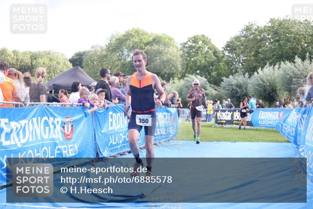 25.08.2024 - Elbe Triathlon Hamburg H.Heesch http://msf.ph/oto/6885578 25.08.2024 11:31:52 Ziel 289, 350, 418 meine-sportfotos.de
