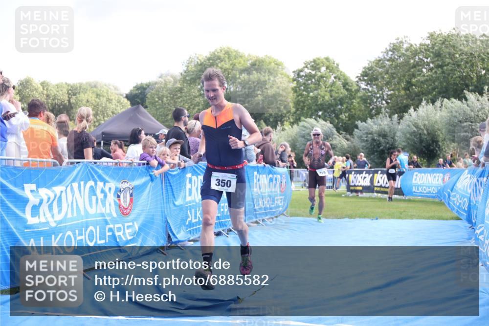 25.08.2024 - Elbe Triathlon Hamburg H.Heesch http://msf.ph/oto/6885582 25.08.2024 11:31:52 Ziel 289, 350, 418 meine-sportfotos.de
