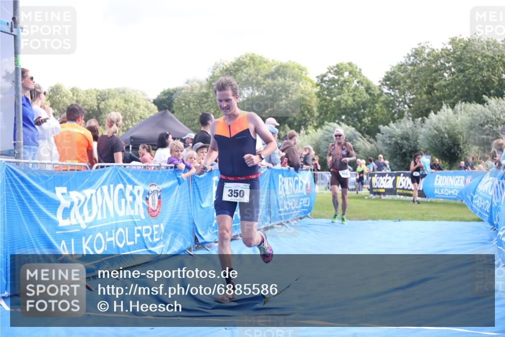 25.08.2024 - Elbe Triathlon Hamburg H.Heesch http://msf.ph/oto/6885586 25.08.2024 11:31:52 Ziel 289, 350, 418 meine-sportfotos.de