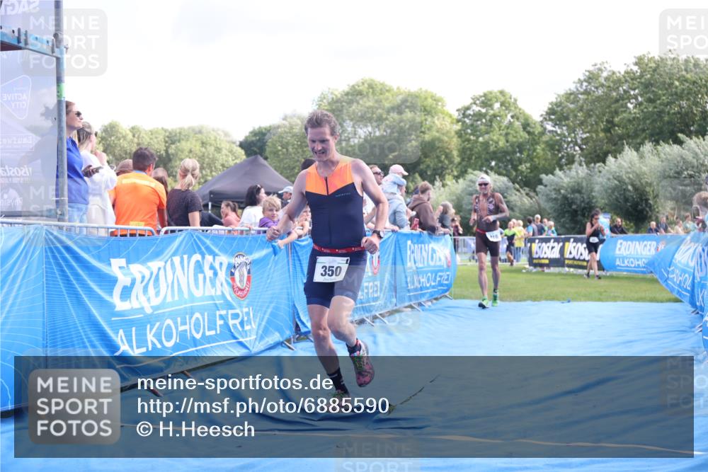 25.08.2024 - Elbe Triathlon Hamburg H.Heesch http://msf.ph/oto/6885590 25.08.2024 11:31:52 Ziel 289, 350, 418 meine-sportfotos.de