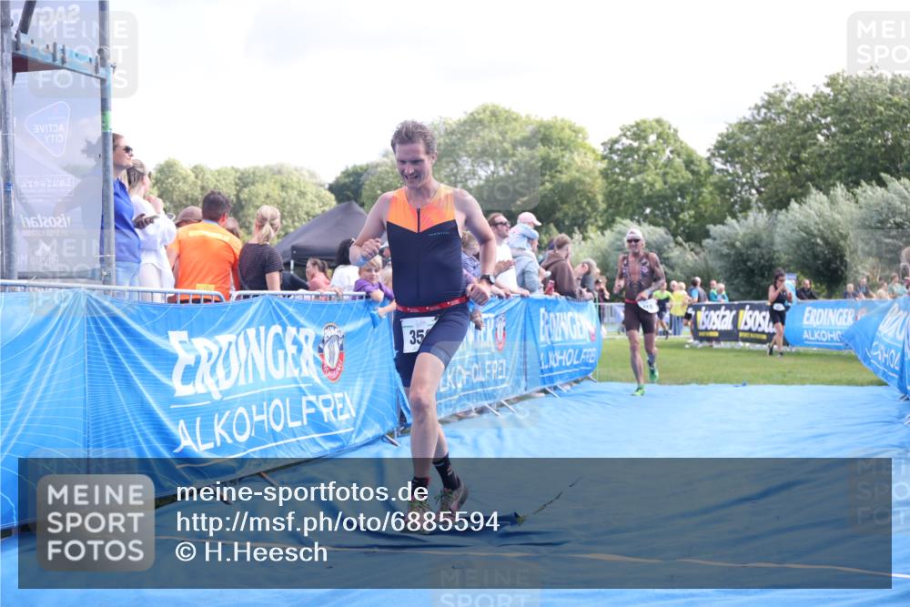 25.08.2024 - Elbe Triathlon Hamburg H.Heesch http://msf.ph/oto/6885594 25.08.2024 11:31:53 Ziel 289, 350, 418, 698 meine-sportfotos.de