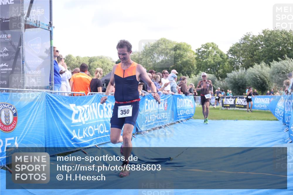 25.08.2024 - Elbe Triathlon Hamburg H.Heesch http://msf.ph/oto/6885603 25.08.2024 11:31:53 Ziel 289, 350, 418, 698 meine-sportfotos.de