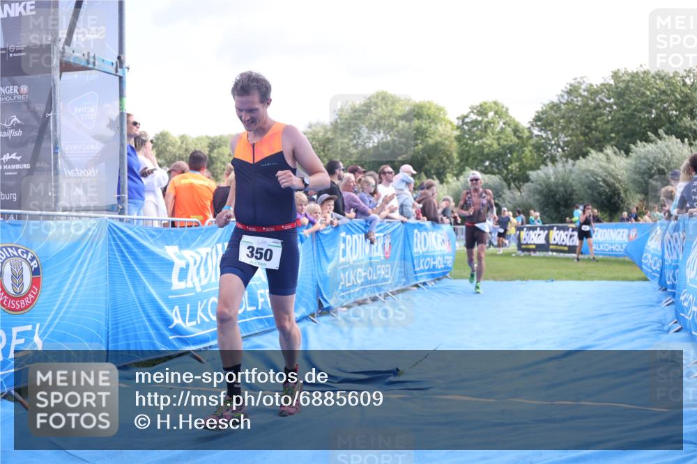 25.08.2024 - Elbe Triathlon Hamburg H.Heesch http://msf.ph/oto/6885609 25.08.2024 11:31:53 Ziel 289, 350, 418, 698 meine-sportfotos.de