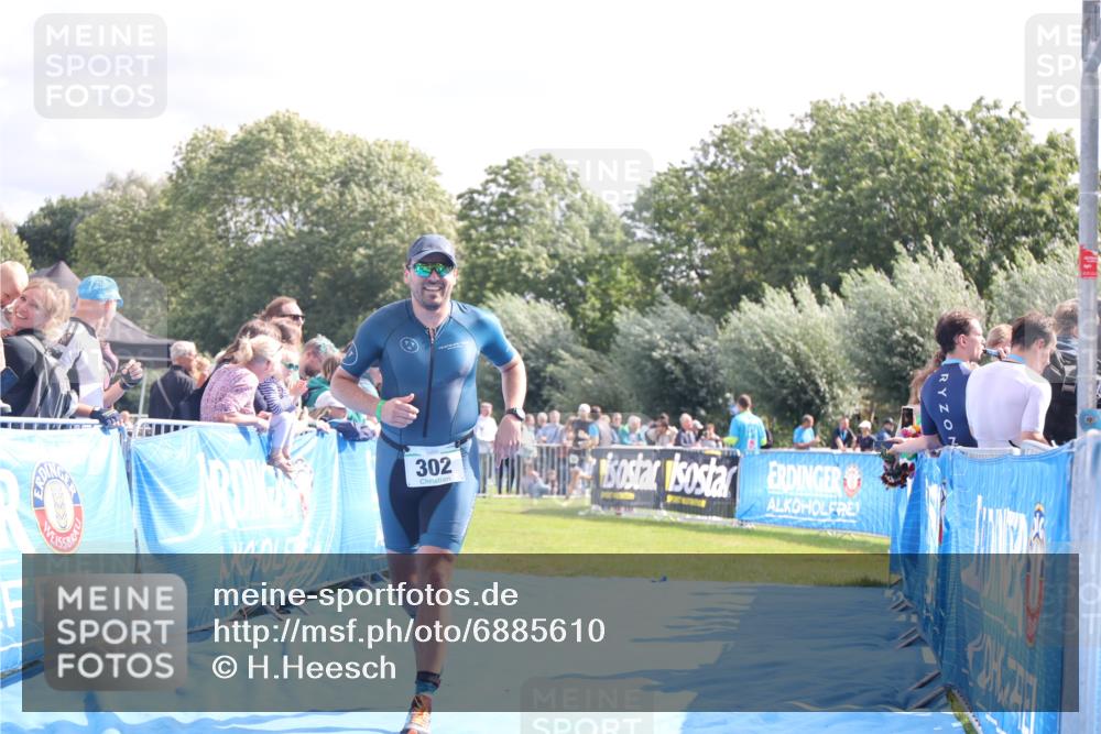 25.08.2024 - Elbe Triathlon Hamburg H.Heesch http://msf.ph/oto/6885610 25.08.2024 11:24:49 Ziel 302, 431, 681 meine-sportfotos.de