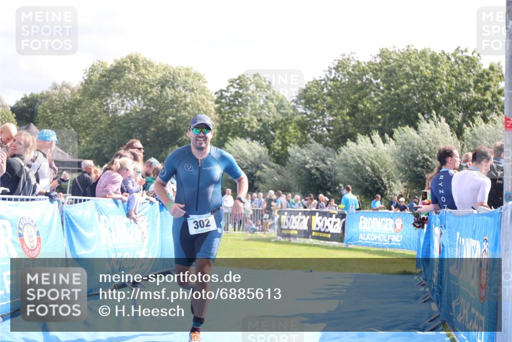 25.08.2024 - Elbe Triathlon Hamburg H.Heesch http://msf.ph/oto/6885613 25.08.2024 11:24:50 Ziel 302, 681 meine-sportfotos.de