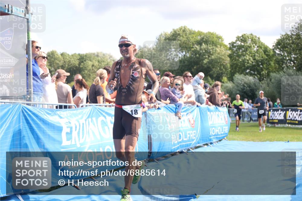 25.08.2024 - Elbe Triathlon Hamburg H.Heesch http://msf.ph/oto/6885614 25.08.2024 11:31:56 Ziel 350, 418, 698, 733 meine-sportfotos.de