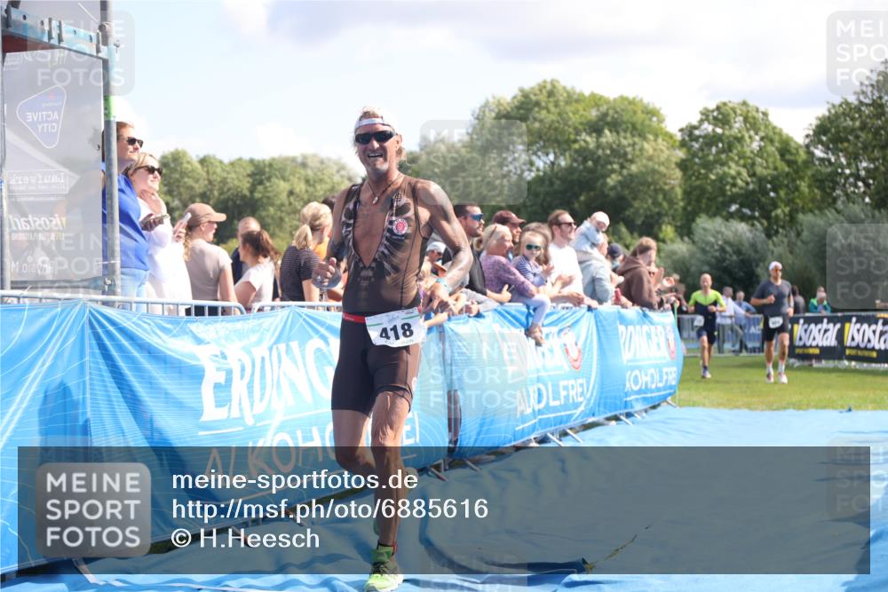 25.08.2024 - Elbe Triathlon Hamburg H.Heesch http://msf.ph/oto/6885616 25.08.2024 11:31:56 Ziel 350, 418, 698, 733 meine-sportfotos.de