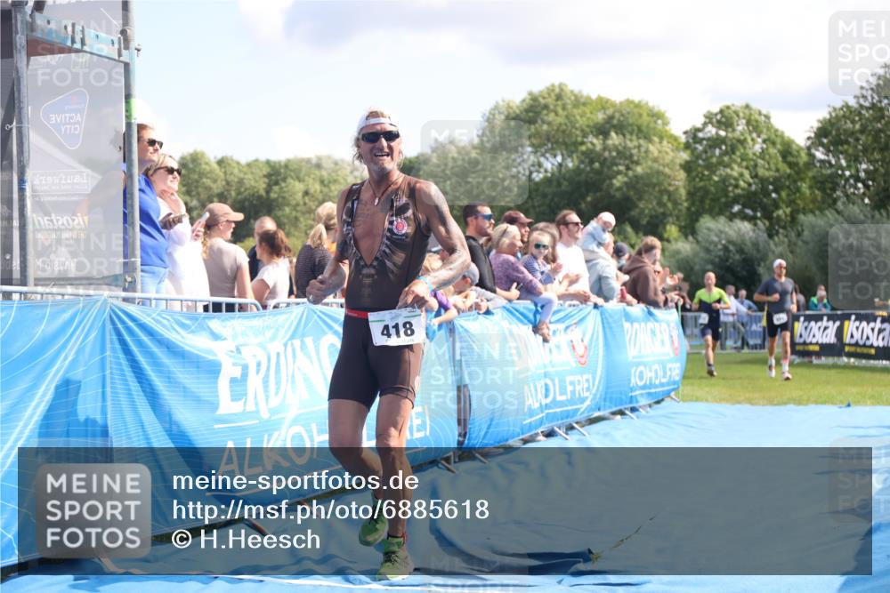 25.08.2024 - Elbe Triathlon Hamburg H.Heesch http://msf.ph/oto/6885618 25.08.2024 11:31:56 Ziel 350, 418, 698, 733 meine-sportfotos.de