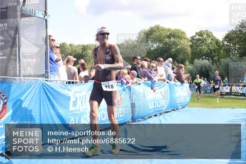 25.08.2024 - Elbe Triathlon Hamburg H.Heesch http://msf.ph/oto/6885622 25.08.2024 11:31:56 Ziel 350, 418, 698, 733 meine-sportfotos.de