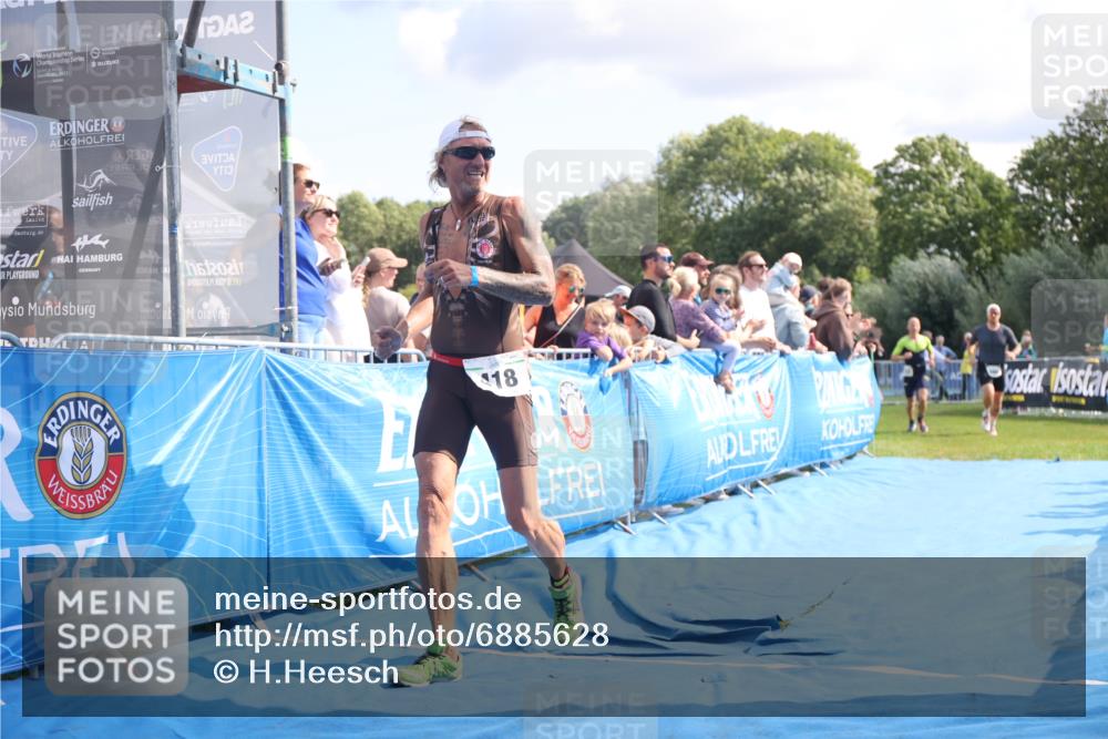 25.08.2024 - Elbe Triathlon Hamburg H.Heesch http://msf.ph/oto/6885628 25.08.2024 11:31:56 Ziel 350, 418, 698, 733 meine-sportfotos.de