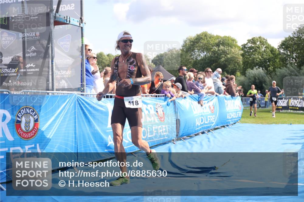 25.08.2024 - Elbe Triathlon Hamburg H.Heesch http://msf.ph/oto/6885630 25.08.2024 11:31:56 Ziel 350, 418, 698, 733 meine-sportfotos.de