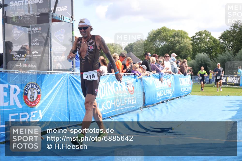 25.08.2024 - Elbe Triathlon Hamburg H.Heesch http://msf.ph/oto/6885642 25.08.2024 11:31:57 Ziel 350, 418, 698, 733 meine-sportfotos.de