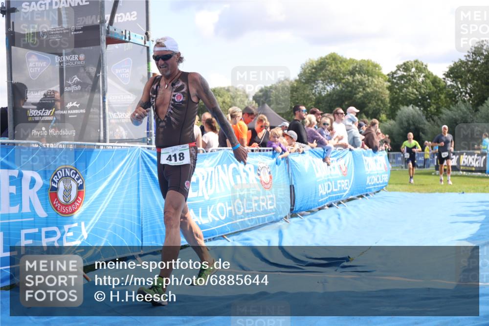 25.08.2024 - Elbe Triathlon Hamburg H.Heesch http://msf.ph/oto/6885644 25.08.2024 11:31:57 Ziel 350, 418, 698, 733 meine-sportfotos.de