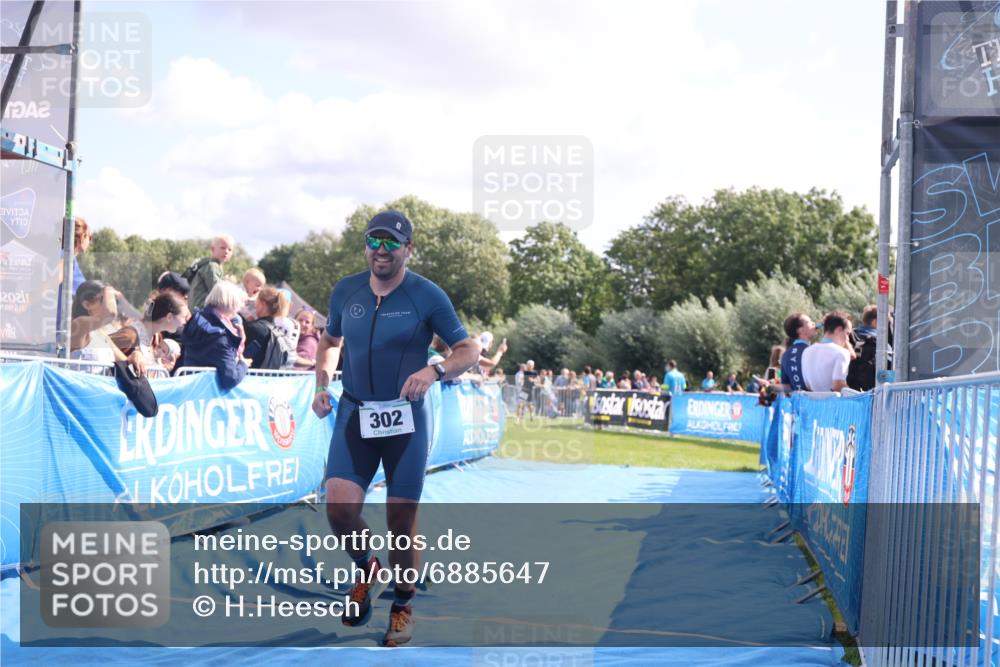 25.08.2024 - Elbe Triathlon Hamburg H.Heesch http://msf.ph/oto/6885647 25.08.2024 11:24:50 Ziel 302, 681 meine-sportfotos.de