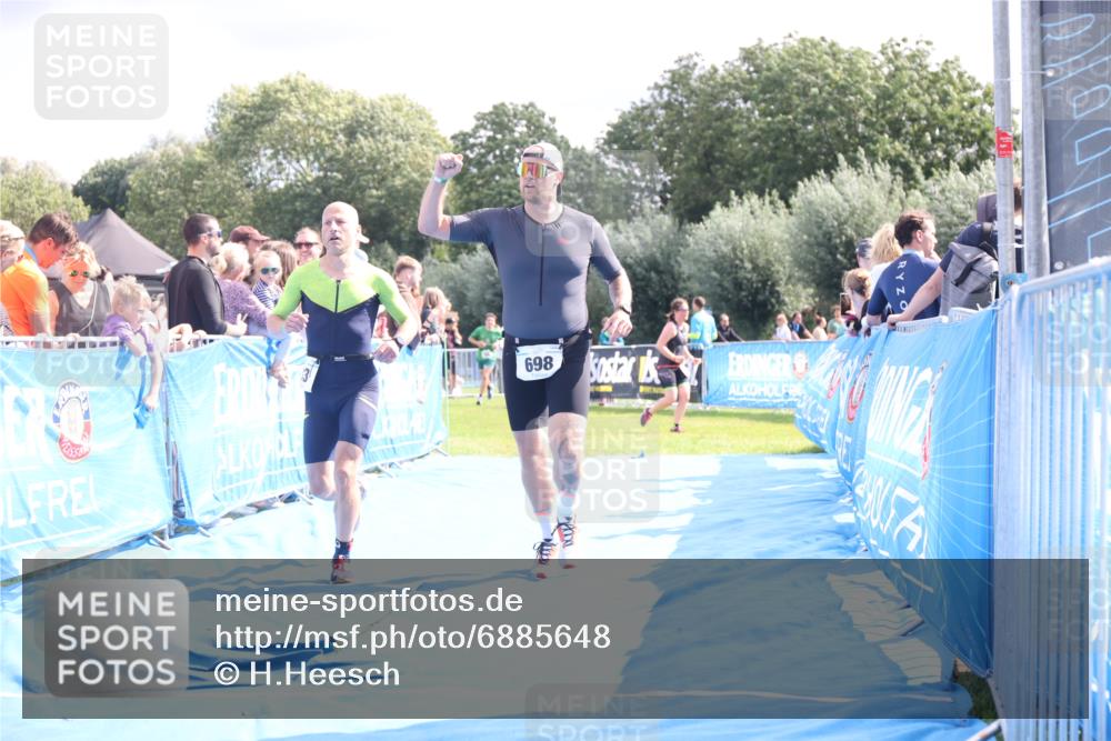 25.08.2024 - Elbe Triathlon Hamburg H.Heesch http://msf.ph/oto/6885648 25.08.2024 11:32:00 Ziel 350, 418, 585, 698, 733 meine-sportfotos.de