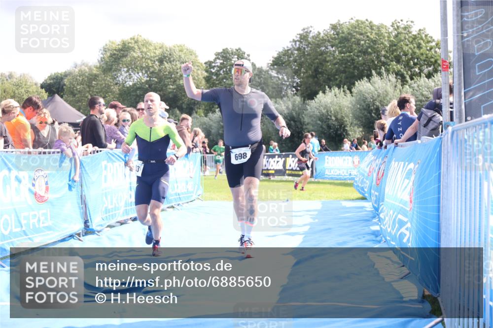 25.08.2024 - Elbe Triathlon Hamburg H.Heesch http://msf.ph/oto/6885650 25.08.2024 11:32:01 Ziel 418, 585, 698, 733 meine-sportfotos.de
