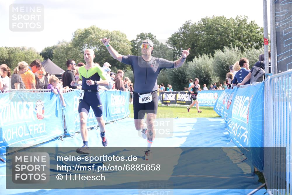 25.08.2024 - Elbe Triathlon Hamburg H.Heesch http://msf.ph/oto/6885658 25.08.2024 11:32:01 Ziel 418, 585, 698, 733 meine-sportfotos.de