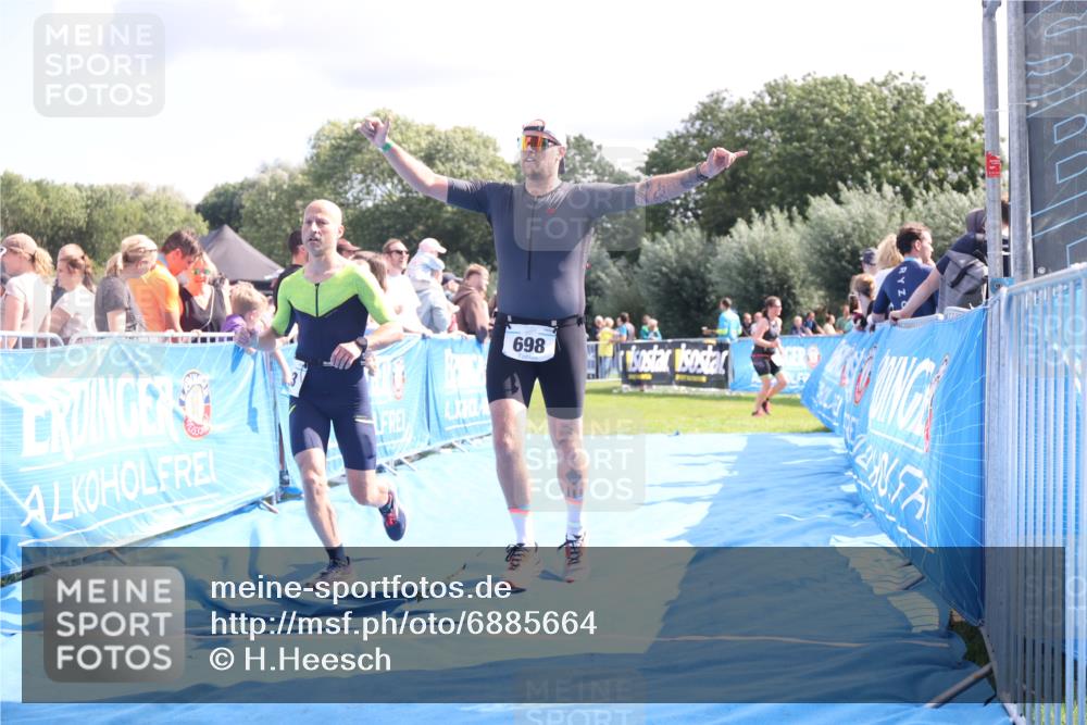 25.08.2024 - Elbe Triathlon Hamburg H.Heesch http://msf.ph/oto/6885664 25.08.2024 11:32:01 Ziel 418, 585, 698, 733 meine-sportfotos.de