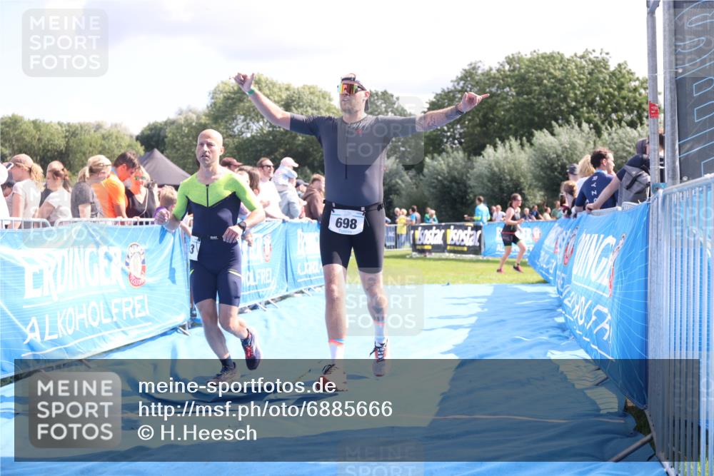 25.08.2024 - Elbe Triathlon Hamburg H.Heesch http://msf.ph/oto/6885666 25.08.2024 11:32:01 Ziel 418, 585, 698, 733 meine-sportfotos.de
