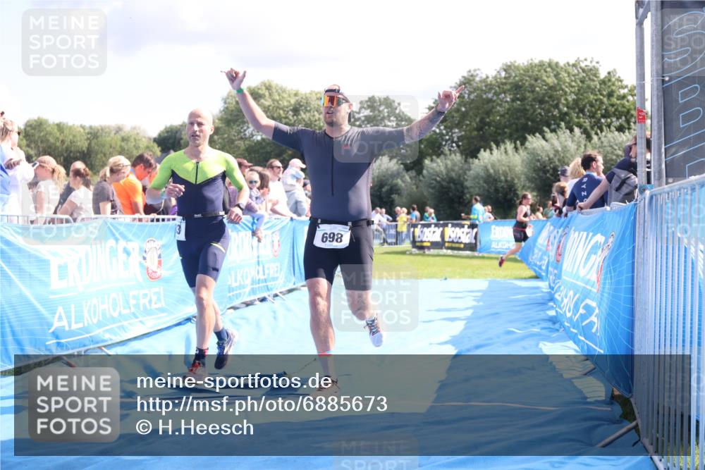 25.08.2024 - Elbe Triathlon Hamburg H.Heesch http://msf.ph/oto/6885673 25.08.2024 11:32:01 Ziel 418, 585, 698, 733 meine-sportfotos.de