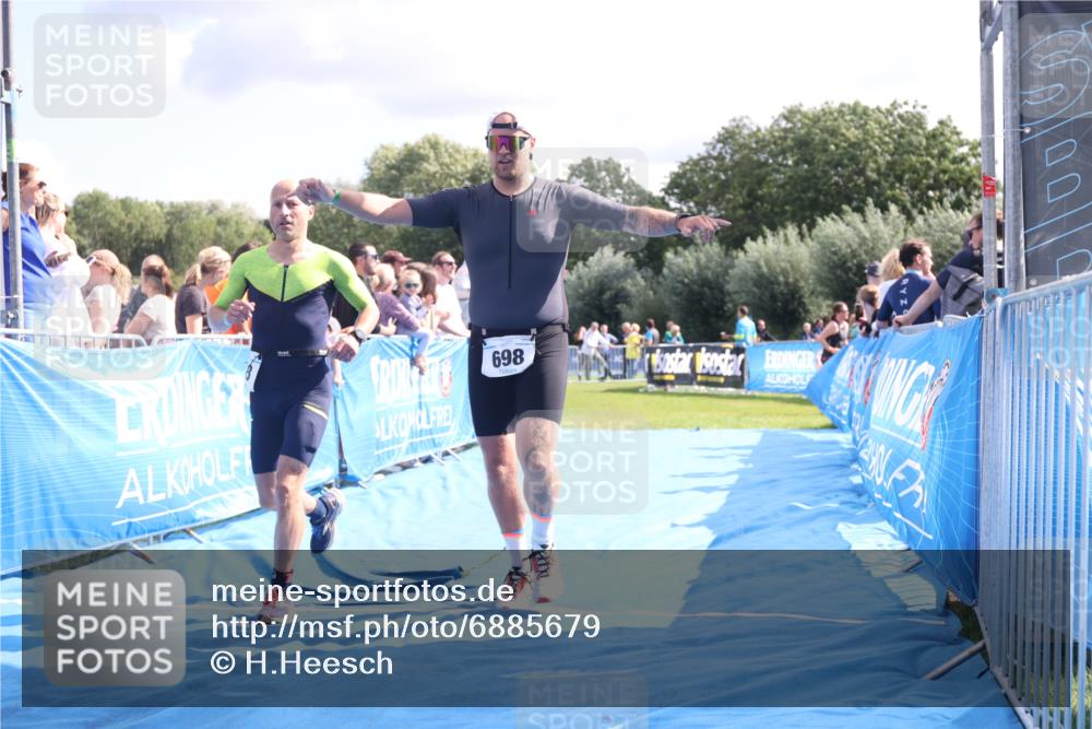 25.08.2024 - Elbe Triathlon Hamburg H.Heesch http://msf.ph/oto/6885679 25.08.2024 11:32:01 Ziel 418, 585, 698, 733 meine-sportfotos.de