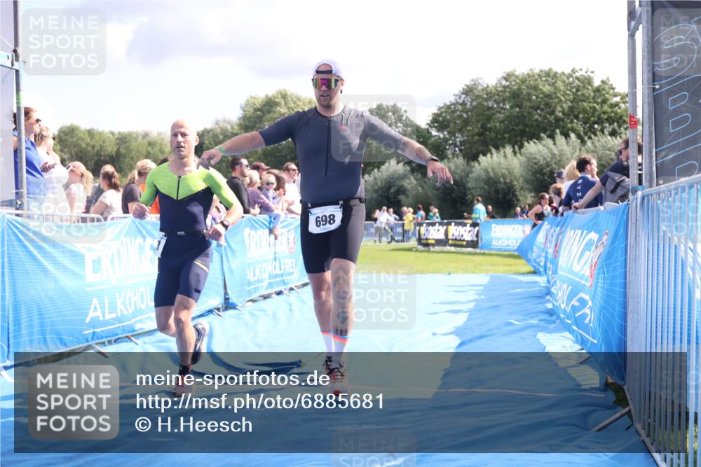 25.08.2024 - Elbe Triathlon Hamburg H.Heesch http://msf.ph/oto/6885681 25.08.2024 11:32:01 Ziel 418, 585, 698, 733 meine-sportfotos.de