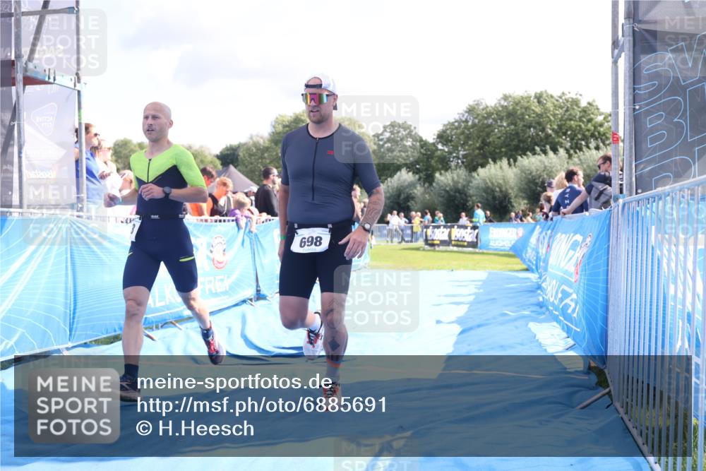 25.08.2024 - Elbe Triathlon Hamburg H.Heesch http://msf.ph/oto/6885691 25.08.2024 11:32:02 Ziel 418, 585, 698, 733 meine-sportfotos.de