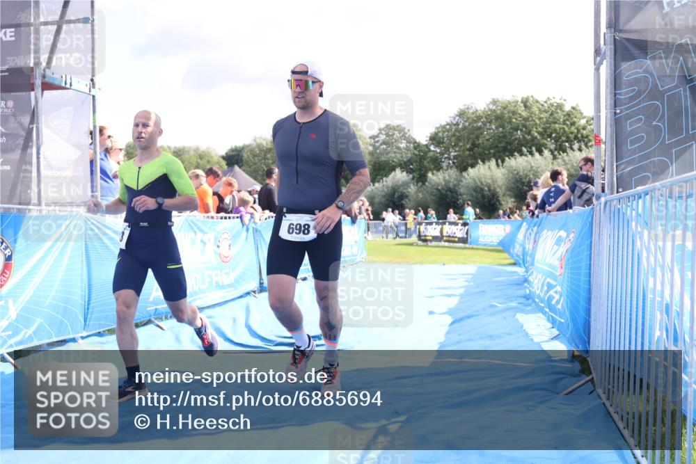 25.08.2024 - Elbe Triathlon Hamburg H.Heesch http://msf.ph/oto/6885694 25.08.2024 11:32:02 Ziel 418, 585, 698, 733 meine-sportfotos.de
