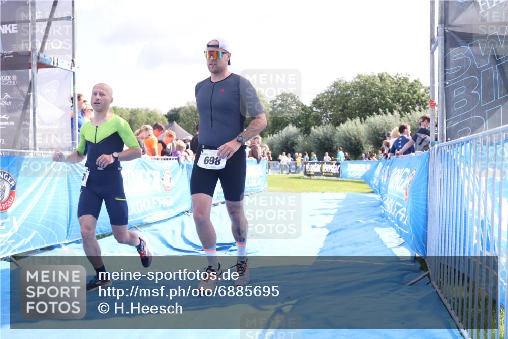 25.08.2024 - Elbe Triathlon Hamburg H.Heesch http://msf.ph/oto/6885695 25.08.2024 11:32:02 Ziel 418, 585, 698, 733 meine-sportfotos.de
